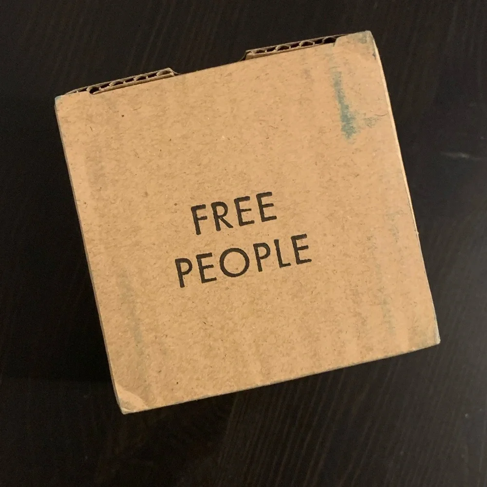 Free People 1809 Collection 8 oz Cozy Winter Candle in Lodge Scent